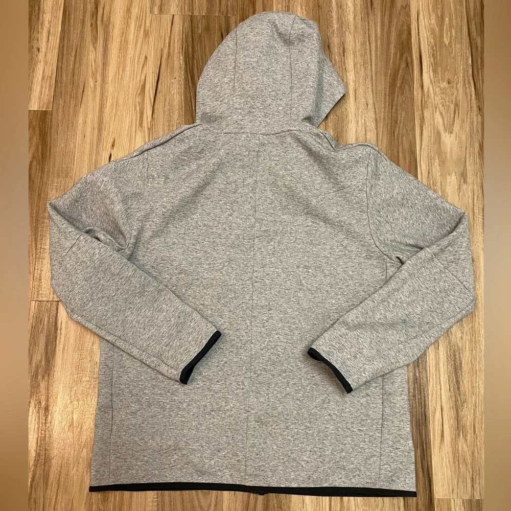 Nike sportswear tech